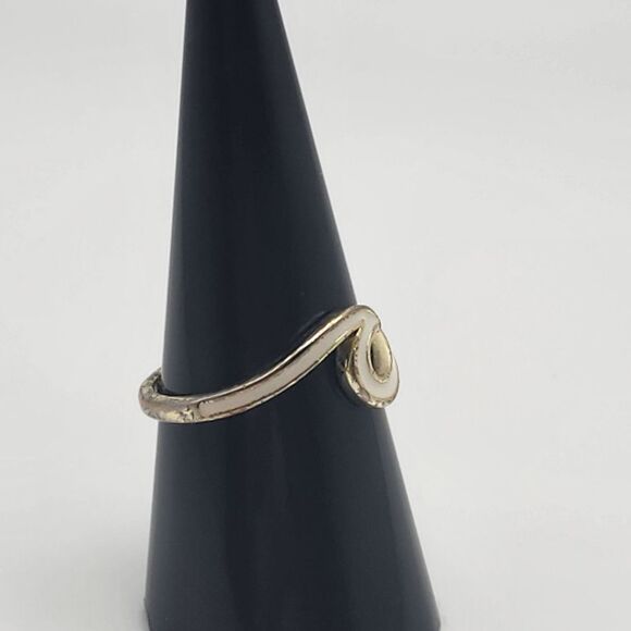 Pura Vida Gold Tone & White Enamel Wave Ring (8) - Picture 2 of 8